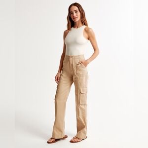 NWOT Abercrombie & Fitch Relaxed Cargo Pants